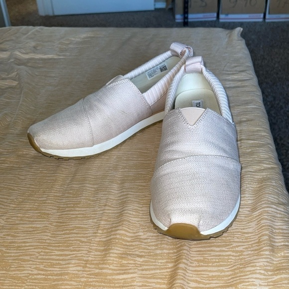 TOMS shoes - Picture 2 of 8